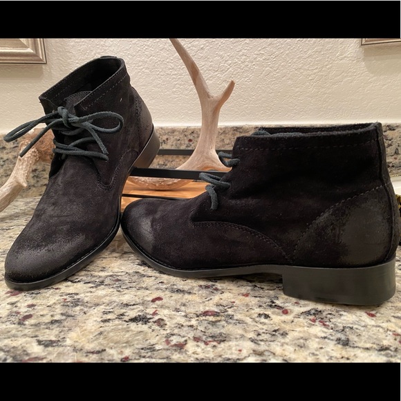 Frye Carly Chukka Black Boots NBW size 6 - Picture 1 of 8
